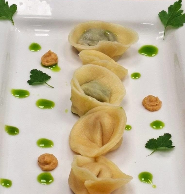 Cappelletti με σπανάκι και τυρί κρέμα