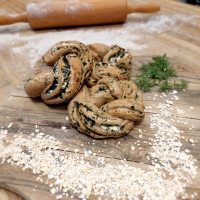 &Kappa;&omicron;&upsilon;&lambda;&omicron;ύ&rho;&iota; Babka &mu;&epsilon; &beta;&rho;ώ&mu;&eta;, mousse &phi;έ&tau;&alpha;&sigmaf; &kappa;&alpha;&iota; &sigma;&pi;&alpha;&nu;ά&kappa;&iota;