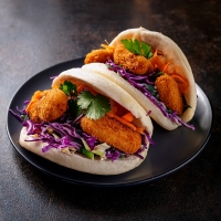 Bao buns &mu;&epsilon; &kappa;&omicron;&tau;&omicron;&mu;&pi;&omicron;&upsilon;&kappa;&iota;έ&sigmaf; &sigma;&tau;&omicron; &phi;&omicron;ύ&rho;&nu;&omicron;