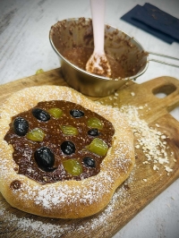 Sweet pizza &mu;&epsilon; &pi;&rho;&alpha;&lambda;ί&nu;&alpha; &beta;&rho;ώ&mu;&eta;&sigmaf;, &mu;έ&lambda;&iota; &kappa;&alpha;&iota; &sigma;&tau;&alpha;&phi;ύ&lambda;&iota;&alpha;