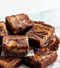 Brownies &mu;&epsilon; &kappa;&omicron;&lambda;&omicron;&kappa;ύ&theta;&alpha; &kappa;&alpha;&iota; &sigma;&omicron;&kappa;&omicron;&lambda;ά&tau;&alpha;