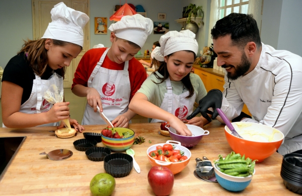 &Tau;&omicron; Kids Cooking Club &epsilon;&pi;&iota;&sigma;&tau;&rho;έ&phi;&epsilon;&iota;!