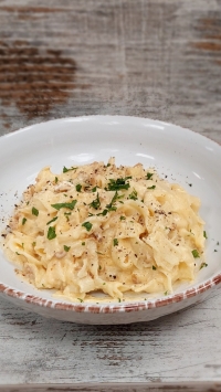 &ldquo;Carbonara&rdquo; &mu;&epsilon; &kappa;&omicron;&tau;ό&pi;&omicron;&upsilon;&lambda;&omicron; &kappa;&alpha;&iota; &kappa;&rho;έ&mu;&alpha; &gamma;&iota;&alpha;&omicron;&upsilon;&rho;&tau;&iota;&omicron;ύ