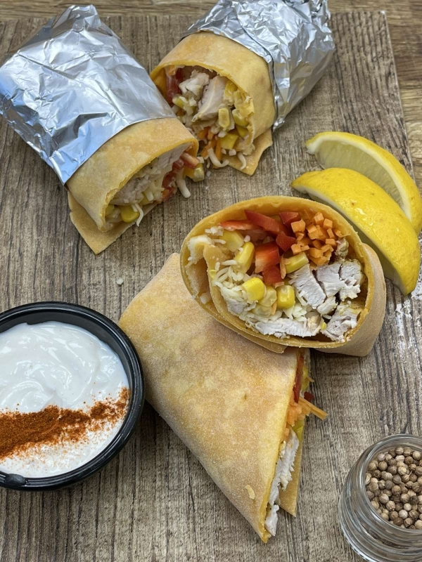 Burrito με γλυκοπατάτα, λαχανικά και κοτόπουλο