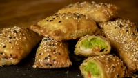 &Kappa;&omicron;&tau;ό&pi;&iota;&tau;&epsilon;&sigmaf; &mu;&epsilon; pesto &alpha;&rho;&alpha;&kappa;ά
