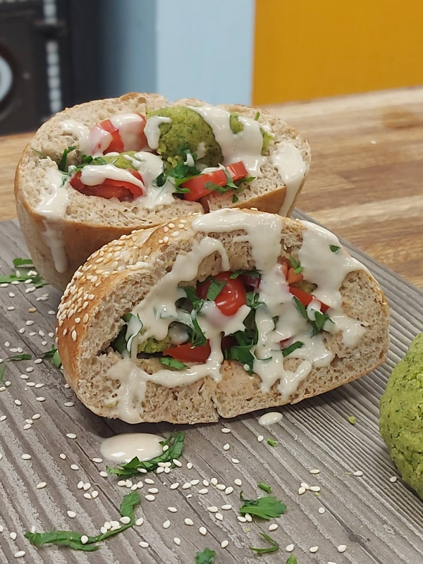 Λαγάνα με falafel