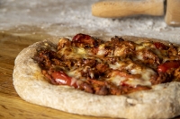 Pizza &mu;&epsilon; &kappa;&iota;&mu;ά &kappa;&alpha;&iota; &lambda;&alpha;&chi;&alpha;&nu;&iota;&kappa;ά