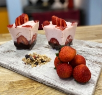 Frozen Yogurt Cake &mu;&epsilon; &Phi;&rho;ά&omicron;&upsilon;&lambda;&epsilon;&sigmaf;