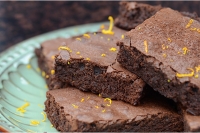 Brownies &sigma;&omicron;&kappa;&omicron;&lambda;ά&tau;&alpha;&sigmaf; &mu;&epsilon; &pi;&omicron;&rho;&tau;&omicron;&kappa;ά&lambda;&iota;