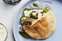 &Kappa;&epsilon;&phi;&tau;έ&delta;&epsilon;&sigmaf; &gamma;&alpha;&lambda;&omicron;&pi;&omicron;ύ&lambda;&alpha;&sigmaf; &mu;&epsilon; &kappa;&omicron;&lambda;&omicron;&kappa;ύ&theta;&iota; &kappa;&alpha;&iota; sauce &gamma;&iota;&alpha;&omicron;&upsilon;&rho;&tau;&iota;&omicron;ύ
